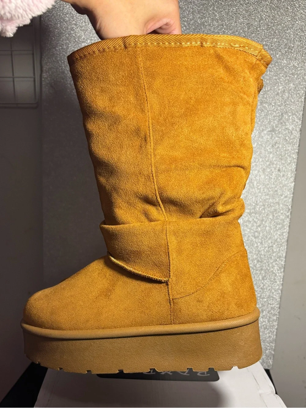 BRAND NEW Brown Winter Boots With Platformed Bottoms🤎perfect for cold weather!